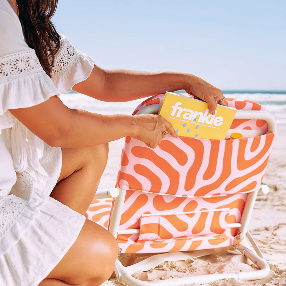 Deluxe Cushioned Beach Chair Hypnotic Swirl
